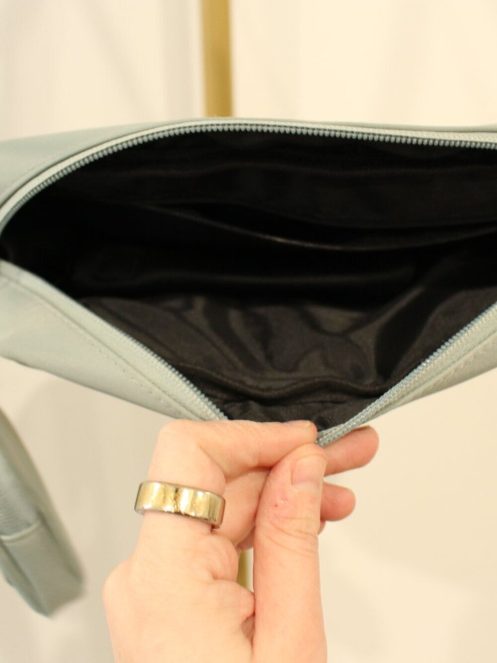 Cocopup London Crossbody Bag - Picture 3 of 5